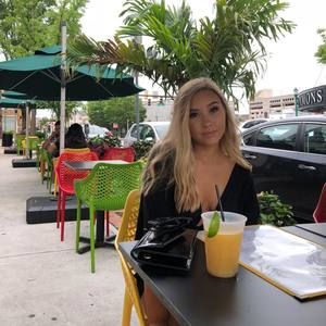 Meet your Posher, Emma